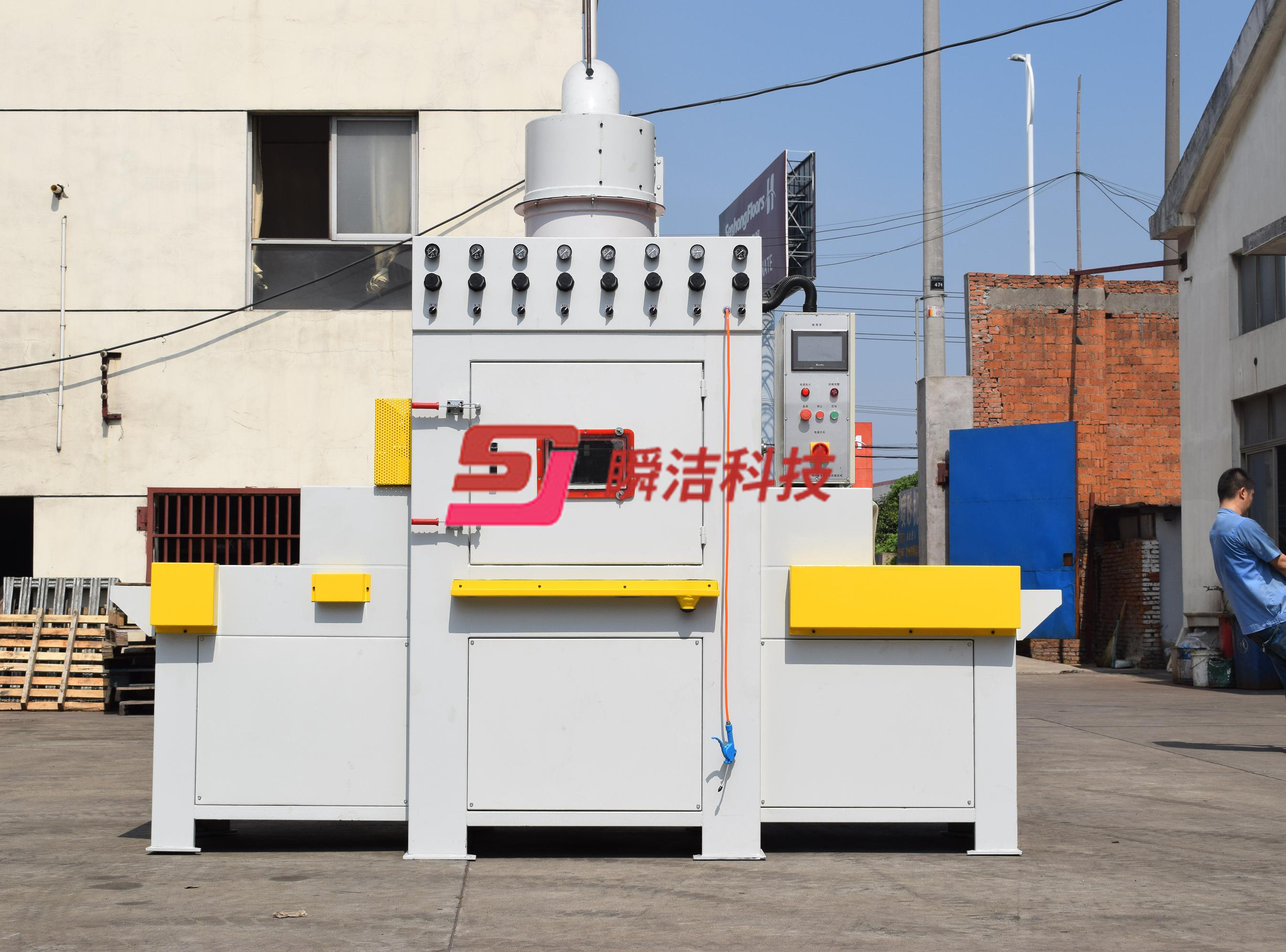 8枪自动输送式喷砂设备